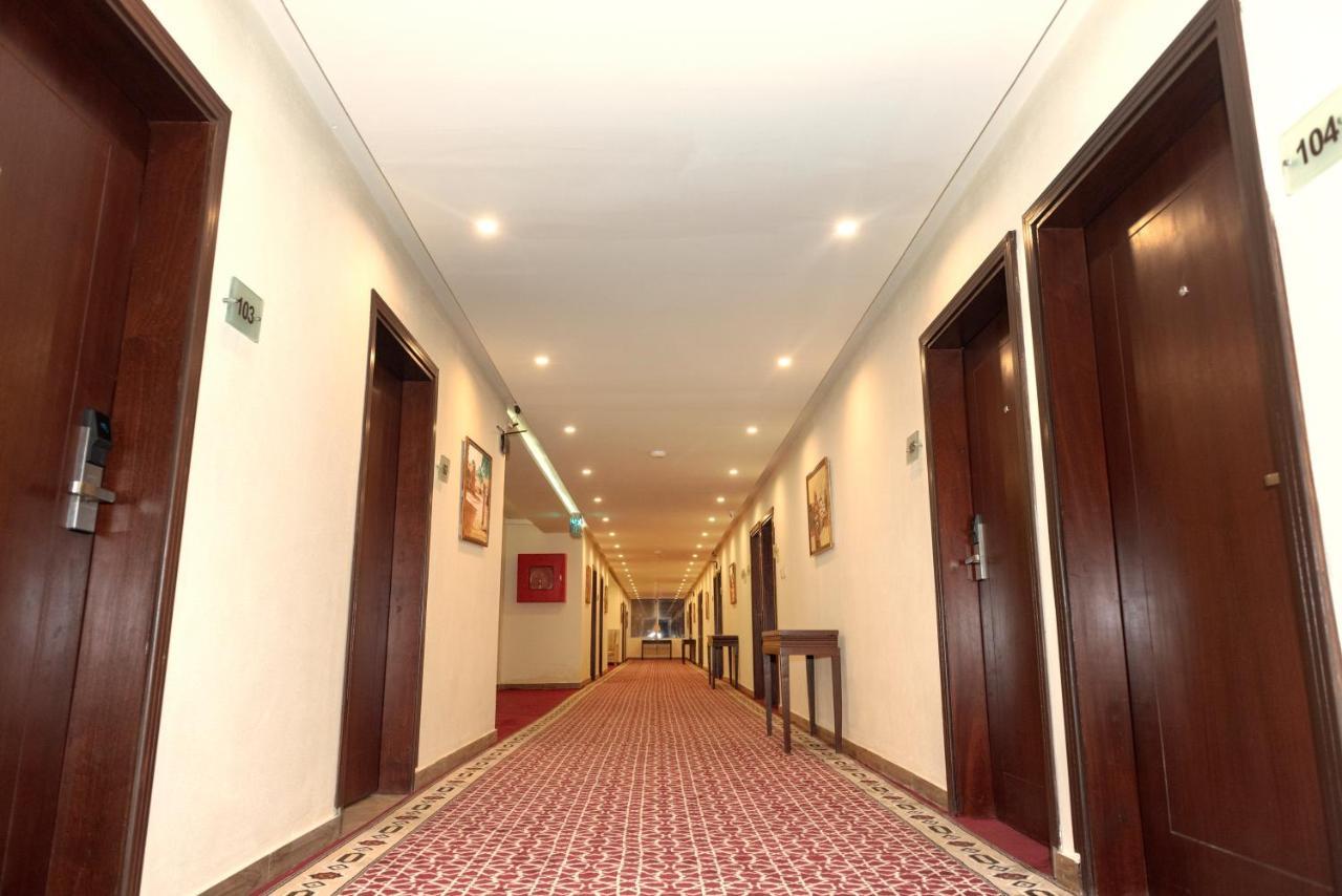 Hotel One 纳兰恩 外观 照片
