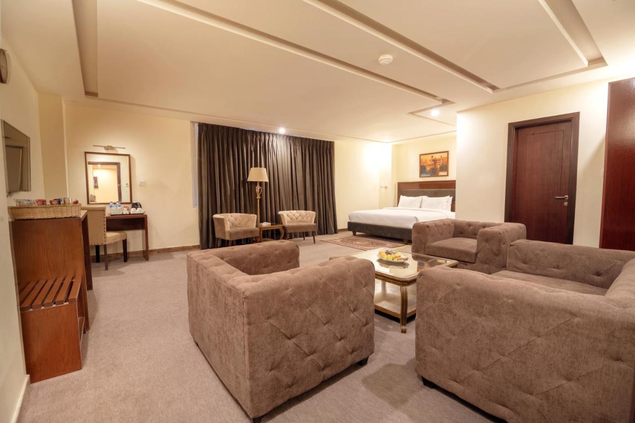 Hotel One 纳兰恩 外观 照片