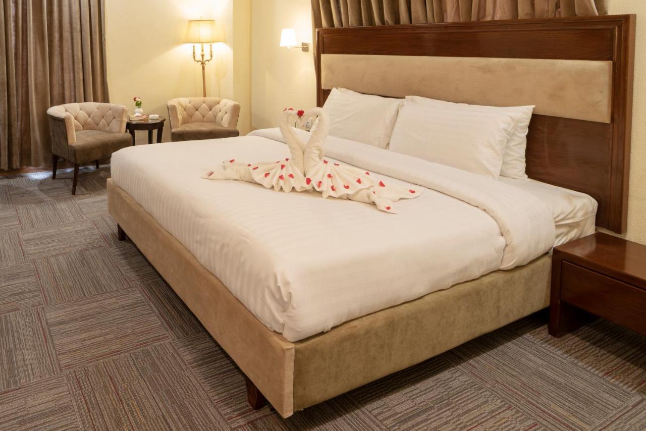 Hotel One 纳兰恩 外观 照片
